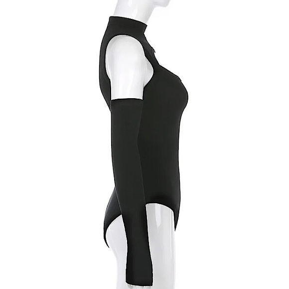 Black cold shoulder cut out long sleeve bodysuit - Picture 7 of 15
